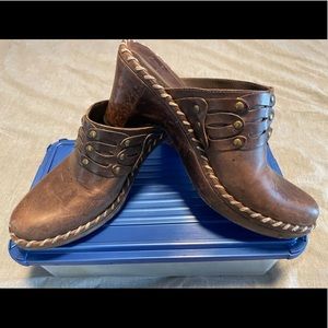 Frye Brown Leather Mules/Clogs